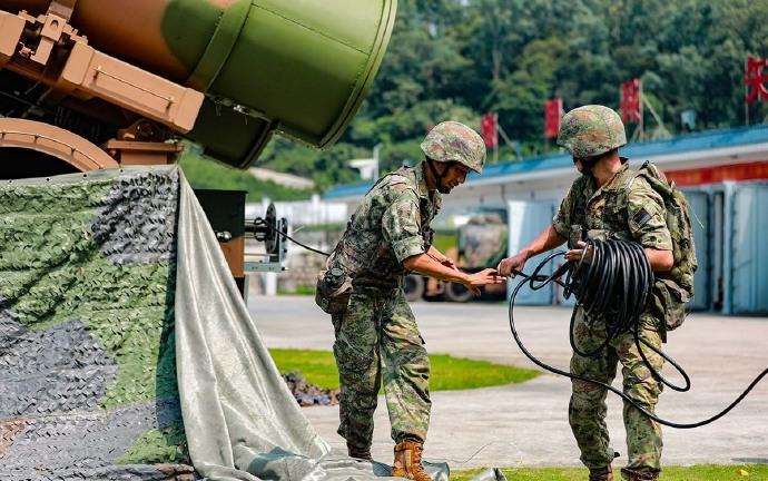 近日，東部戰(zhàn)區(qū)海軍某部組織實(shí)戰(zhàn)化單車綜合作戰(zhàn)比武，進(jìn)一步錘煉官兵打贏本領(lǐng)。1.jpg