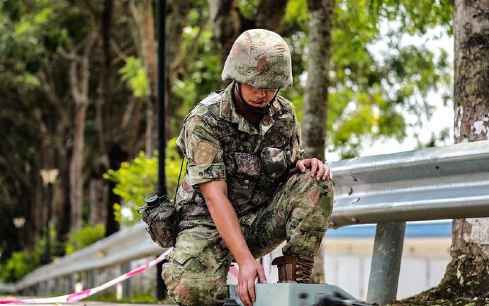 近日，東部戰(zhàn)區(qū)海軍某部組織實(shí)戰(zhàn)化單車綜合作戰(zhàn)比武，進(jìn)一步錘煉官兵打贏本領(lǐng)。.jpg